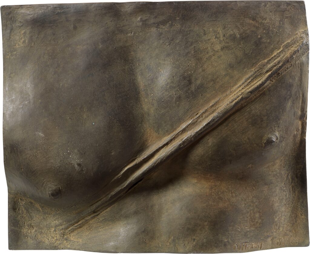 Igor Mitoraj, Pannello pettorale, brąz patynowany na kolor terakoty, 1999